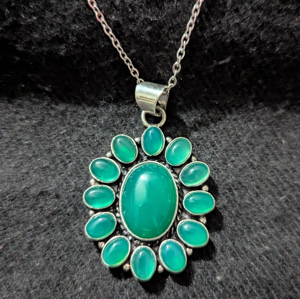 Silver Plated Green Onyx Gemstone Flower Pendant Statement Necklace